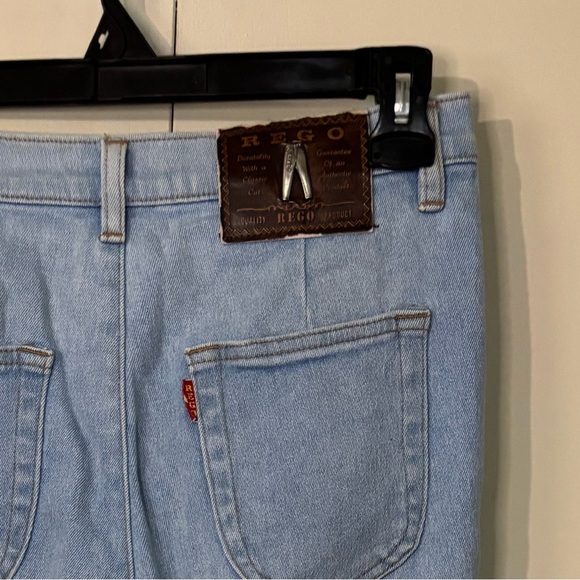 Rego Light Blue High-Waisted Jeans with Button Detail - Picture 3 of 4